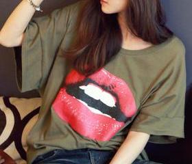 Oversized Sexy Lips Long T-shirt